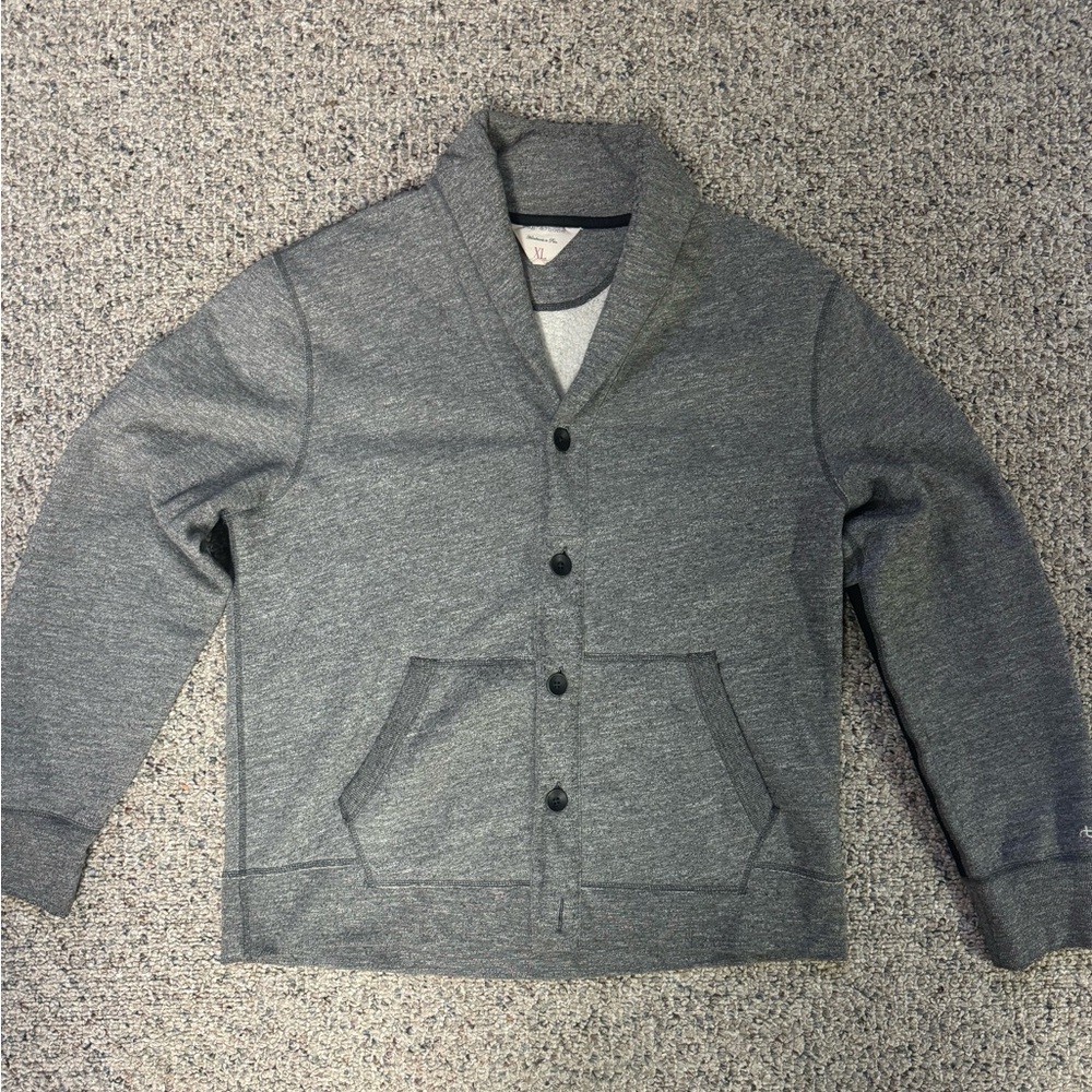 Beautiful men’s handmade cardigan by Rag and Bone in grey, great shape.